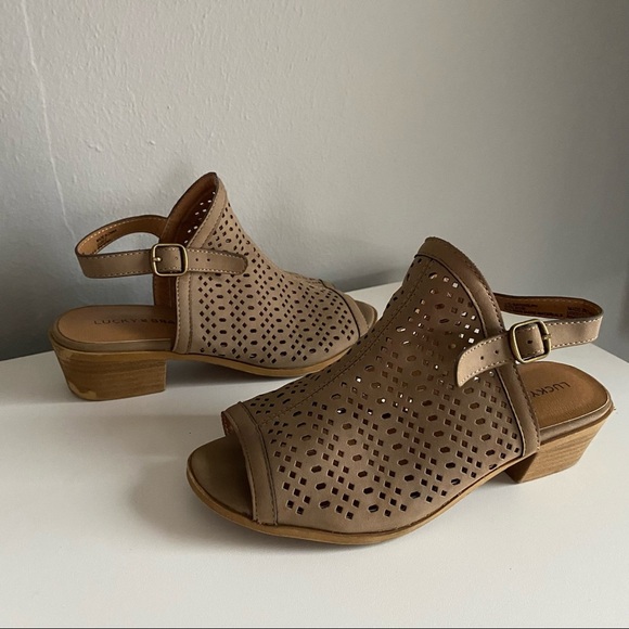 Lucky Brand UG-Bardolph Taupe Sandal - Picture 11 of 14